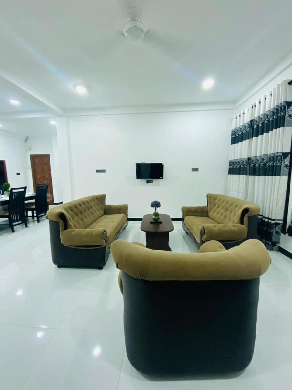Lalitha Holiday Inn Jaffna Dış mekan fotoğraf