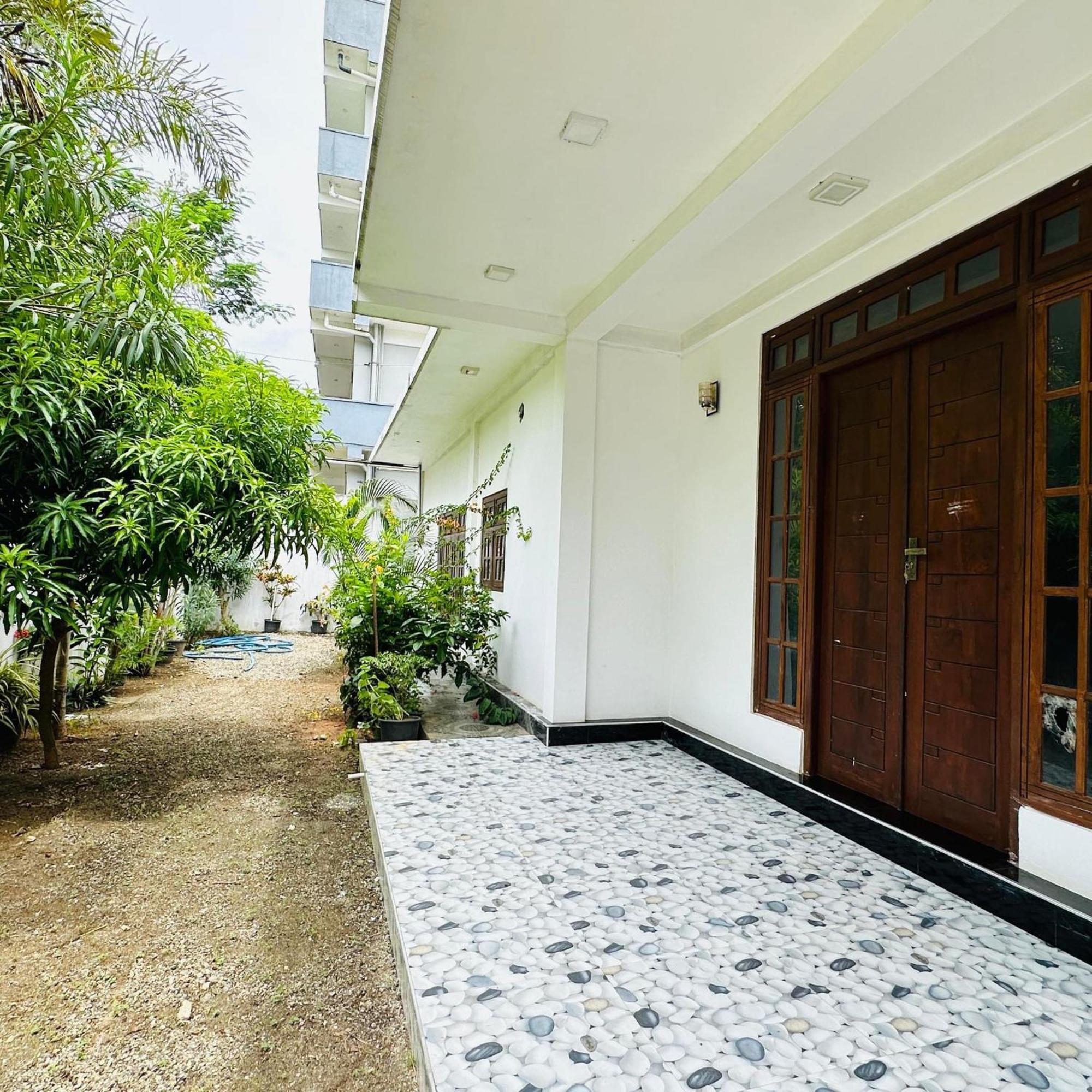 Lalitha Holiday Inn Jaffna Dış mekan fotoğraf